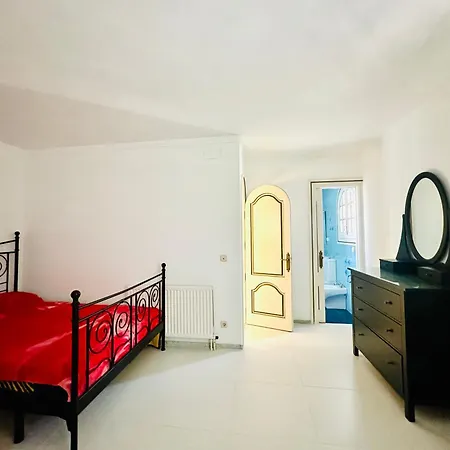Global Immo 8010 Montclar Villa *